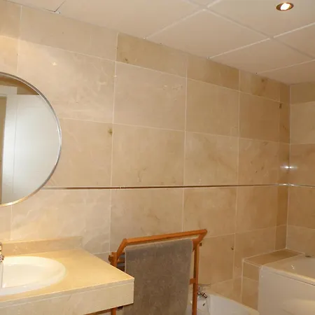 Bonito Alojamiento Con Piscina Para Teletrabajo En Malaga